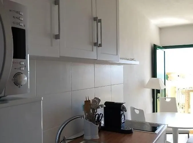 Daire Neu Renoviert! Charmantes Und Gemuetliches Mit Balkon Und Meerblick *